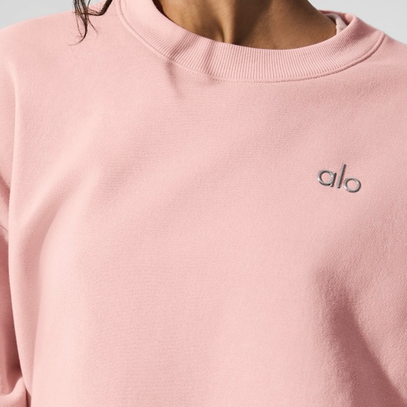 NWT limited, sold-out color ALO Yoga Accolade pullover in pink quartz size M - Picture 3 of 8